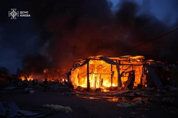 В ГСЧС показали последствия вражеского удара баллистикой по Киеву 3 В ГСЧС показали последствия вражеского удара баллистикой по Киеву