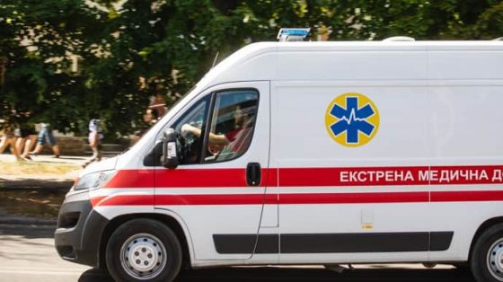 В Херсоне российский БПЛА атаковал ''скорую'': ранены медик и водитель 2 v hersone rossijskij bpla atakoval skoruju raneny medik i voditel 09fa7a1 scaled China Way