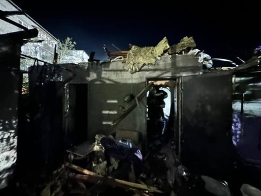 Дроновая атака на Одесчину: бушевали пожары, повреждены жилые дома, трое пострадавших 3 Дроновая атака на Одесчину: бушевали пожары, повреждены жилые дома, трое пострадавших