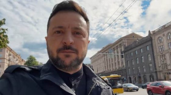 Опрос: Зеленскому доверяют почти 60% украинцев 1 opros zelenskomu doverjajut pochti 60 ukraincev a047c72 scaled China Way