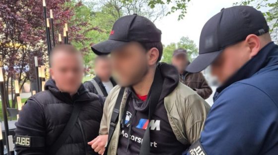 Переправлял военнообязанных в Молдову: в Киеве задержали владельца барбершопа 5 perepravljal voennoobjazannyh v moldovu v kieve zaderzhali vladelca barbershopa e4300e6 scaled China Way
