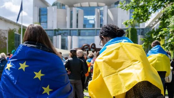 pochti 60 grazhdan es podderzhivajut zakupku i postavku oruzhija dlja ukrainy opros 087b415 scaled China Way
