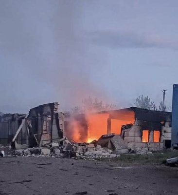 РФ атаковала 6 ''Геранями'' строительную базу в Славянске - ГВА 3 РФ атаковала 6 ''Геранями'' строительную базу в Славянске - ГВА