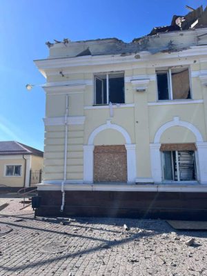 Россия обстреляла железнодорожный вокзал Херсона, есть разрушения 