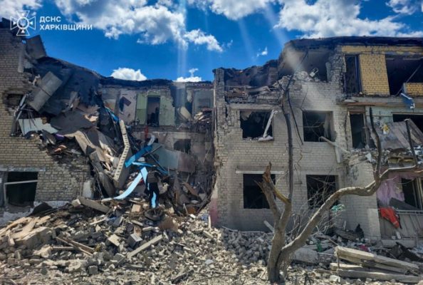 Россия ударила КАБами и РСЗО по Купянщине: есть погибший и пострадавшие 3 Россия ударила КАБами и РСЗО по Купянщине: есть погибший и пострадавшие