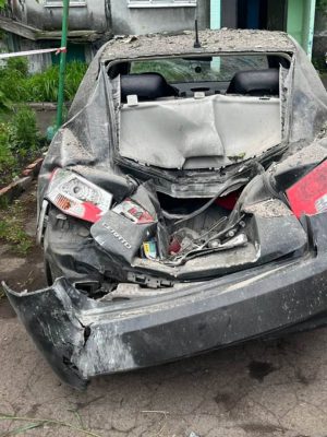 Российский дрон попал в 5-этажку в Донецкой области: 2 раненых, под завалами могут быть люди 4 Российский дрон попал в 5-этажку в Донецкой области: 2 раненых, под завалами могут быть люди