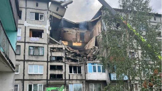 Российский дрон попал в 5-этажку в Донецкой области: 2 раненых, под завалами могут быть люди 1 rossijskij dron popal v 5 etazhku v doneckoj oblasti 2 ranenyh pod zavalami mogut byt ljudi c388820 scaled China Way