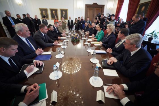 Ситуация на поле боя доказывает, что РФ не хочет длительной тишины, которая открывает путь дипломатии, - Зеленский 3 situacija na pole boja dokazyvaet chto rf ne hochet dlitelnoj tishiny kotoraja otkryvaet put diplomatii zelenskij 6be01ba scaled China Way