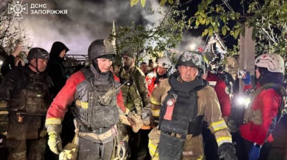 Спасатели показали последствия массированной атаки на Запорожье: деблокировали двух человек 8 spasateli pokazali posledstvija massirovannoj ataki na zaporozhe deblokirovali dvuh chelovek 01940f0 scaled China Way
