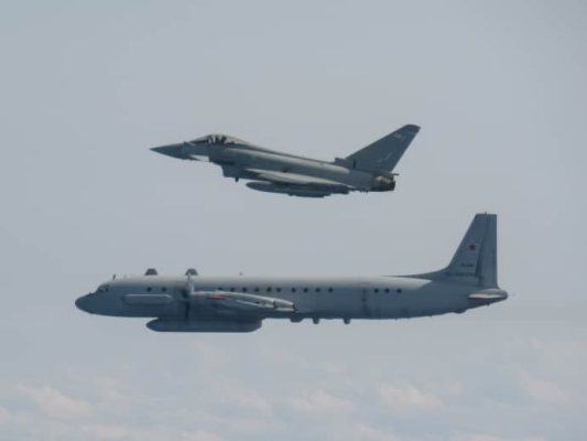 Истребители НАТО перехватили два российских самолета-шпиона над Балтикой 