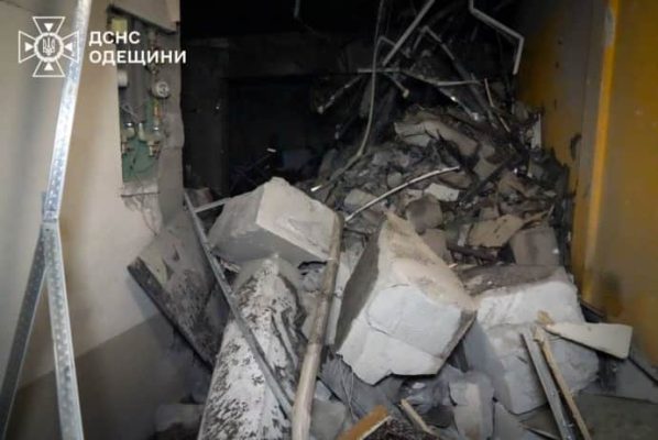 Масована атака російських БпЛА на Одесу: 10 влучань, масштабні пожежі, 13 постраждалих 