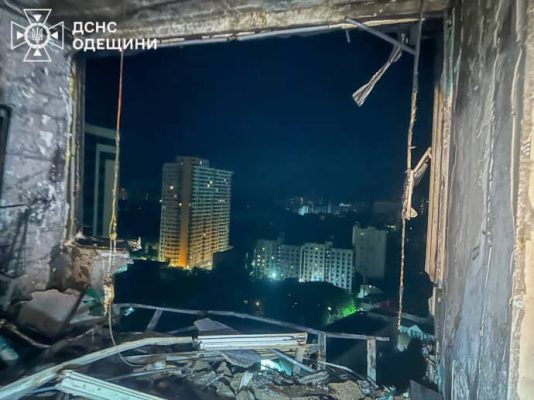 Масована атака російських БпЛА на Одесу: 10 влучань, масштабні пожежі, 13 постраждалих 