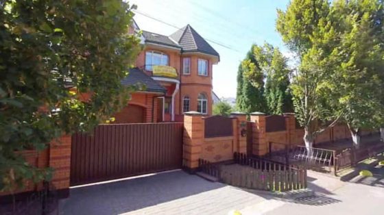 posle uvolnenija semja nachalnika hersonskoj mva mrochko priobrela imenie pod kievom smi b5cfa9f scaled China Way