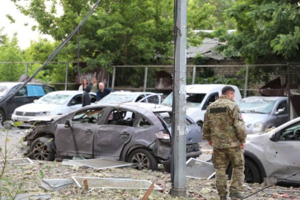 Поврежденные дома, уничтоженные авто и десяток пожаров – последствия российских ударов по Киеву 9 Поврежденные дома, уничтоженные авто и десяток пожаров – последствия российских ударов по Киеву