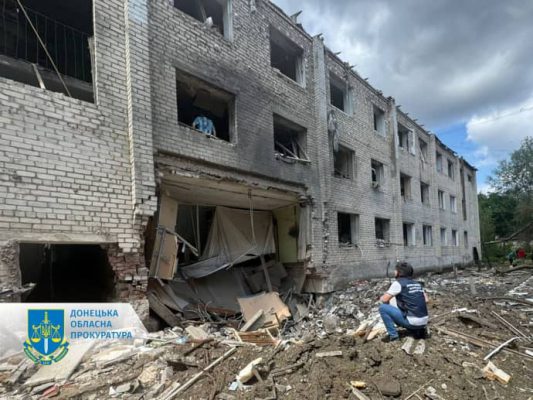 Россияне ударили по Святогорску ракетами С-300: пятеро пострадавших 