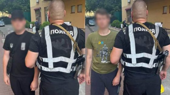 v kieve dvoe inostrancev demonstrirovali na ulice svastiku ih zaderzhali 0ea828c scaled China Way