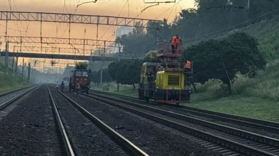 v kieve iz za rossijskogo obstrela povrezhdena zheleznodorozhnaja infrastruktura uz 7ba4b1c scaled China Way