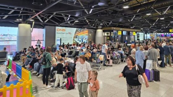 v rossii vtoroj den podrjad otmenjajut sotni aviarejsov iz za bezopasnosti poljotov 3415cfd scaled China Way