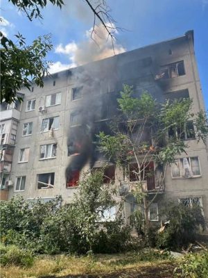 Враг накрыл огнем артиллерии жилую застройку Константиновки: есть раненые 2 Враг накрыл огнем артиллерии жилую застройку Константиновки: есть раненые