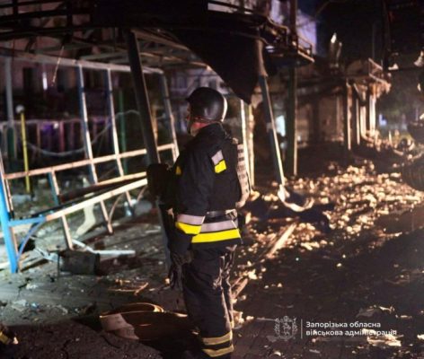 Россияне нанесли массированный удар по Запорожью: три человека ранены 