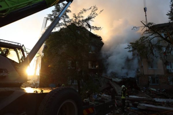 В Киеве уже 8 погибших из-за российского удара – Зеленский 2 В Киеве уже 8 погибших из-за российского удара – Зеленский