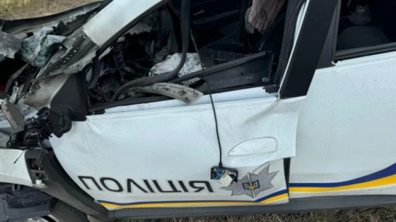 Авто эвакуационной миссии подорвалось на выезде из Берислава: погиб полицейский, 4 раненых 2 avto evakuacionnoj missii podorvalos na vyezde iz berislava pogib policejskij 4 ranenyh 6e2f342 scaled China Way