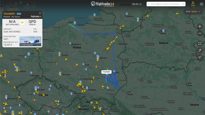 Над Польшей патрулирует самолет AWACS после вероятного вторжения российских дронов 