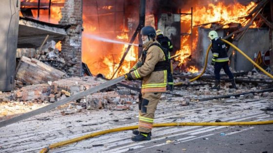 rossija massirovanno atakovala sumy v techenie dnja spasateli likvidirovali pozhary b88c4f2 scaled China Way