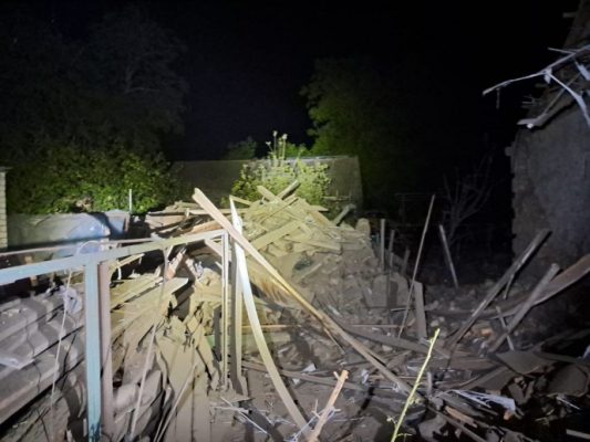 Россияне нанесли удар по транспортному предприятию в Днепропетровской области и ранили женщину 