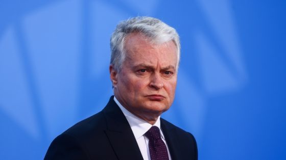 samolet s prezidentom litvy dva chasa kruzhil nad vilnjusom iz za soobshhenija o drone 8834790 scaled China Way