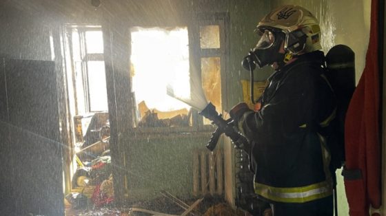 u chernovcah iz gorjashhej kvartiry spasli troih detej 25b7ffd scaled China Way