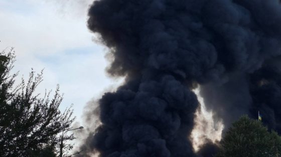 В Днепре бушует крупный пожар 1 v dnepre bushuet krupnyj pozhar 7c373c9 scaled China Way