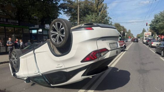 v kieve leksus stolknulsja s uchebnym avto i perevernulsja na kryshu 2864d7e scaled China Way