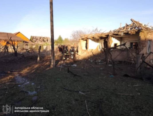 8 вражеских УАБов атаковали Орехов Запорожской области, двое раненых 