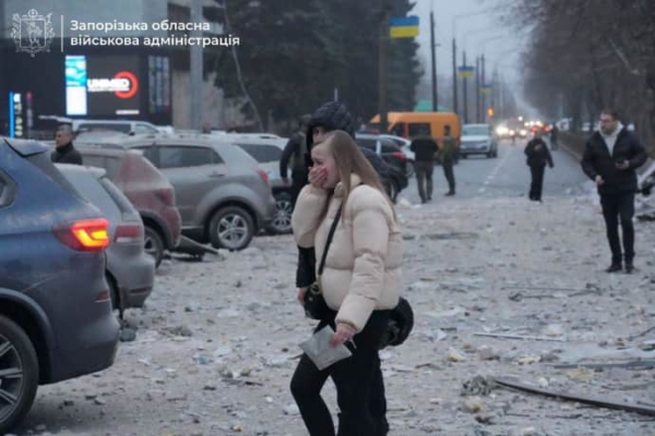Атака на клинику в Запорожье: тело третьей жертвы достали из-под завалов 