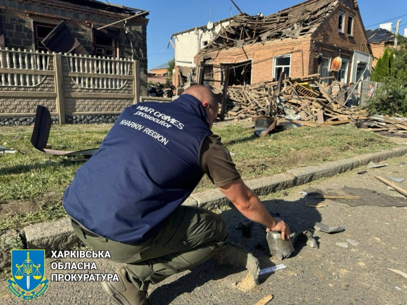 Авіаудар по Харкову: з'явилися фото та відео наслідків обстрілу