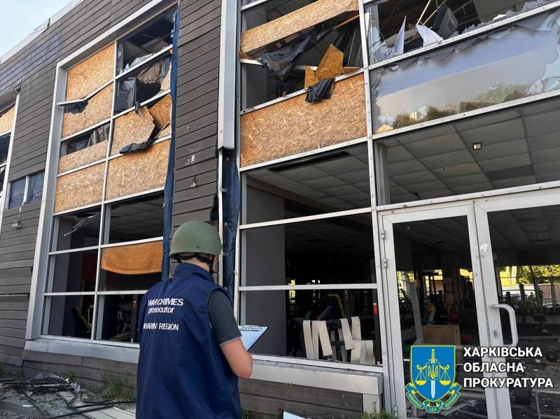 Авіаудар по Харкову: з'явилися фото та відео наслідків обстрілу