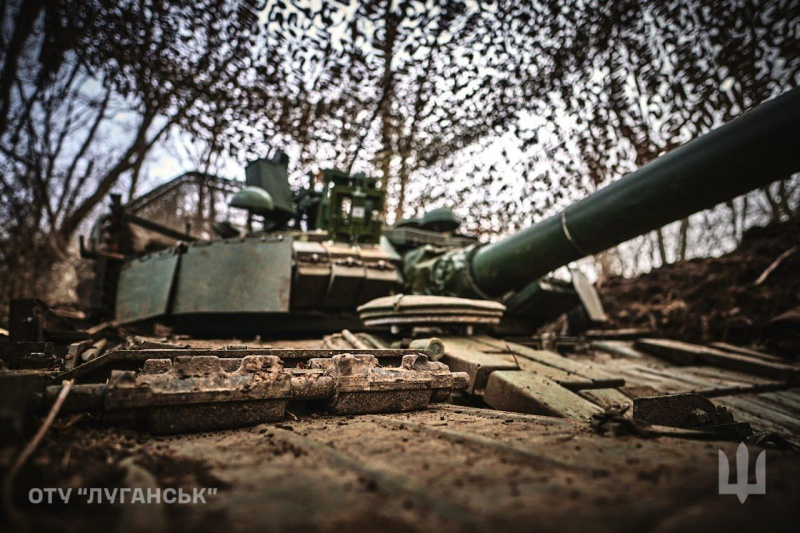 Бої за Торецьк: ЗСУ б'ють по росіянах з танка, який "затрофеїли" у Харківській області