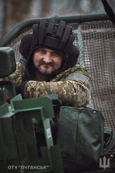 Бої за Торецьк: ЗСУ б'ють по росіянах з танка, який "затрофеїли" у Харківській області