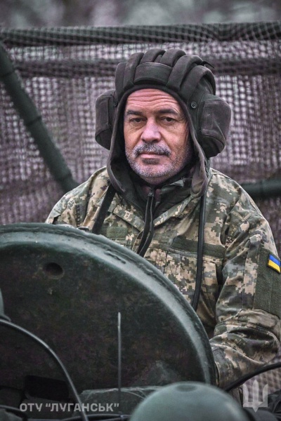 Бої за Торецьк: ЗСУ б'ють по росіянах з танка, який "затрофеїли" у Харківській області