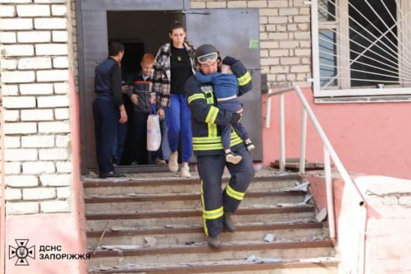 До 24 возросло количество пострадавших от российского авиаудара в Запорожье 3 До 24 возросло количество пострадавших от российского авиаудара в Запорожье