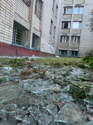 Из-за ночной атаки россиян по Днепру пострадали 7 человек, среди них подросток 