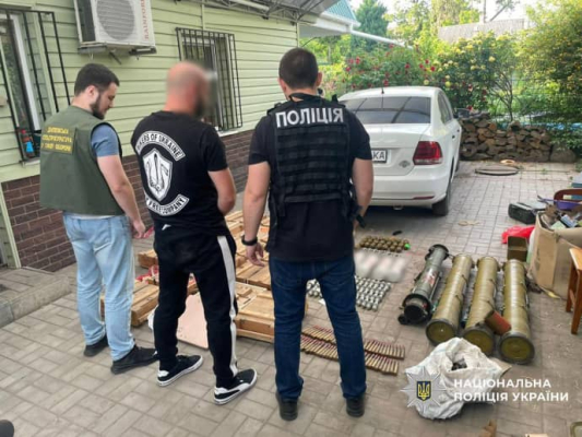Нацполиция проводит более 500 обысков в рамках борьбы с незаконным оборотом оружия в стране 
