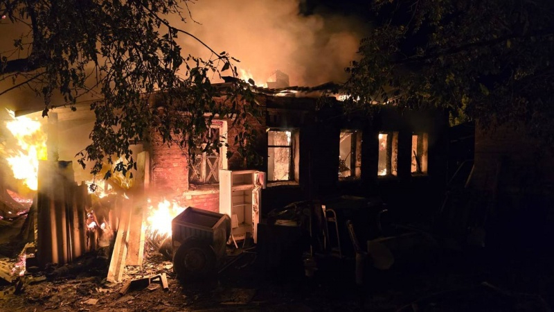 Нічний обстріл Харкова: в ОВА розповіли про наслідки і показали руйнування