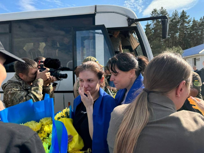 Оборонці "Азовсталі" і не тільки. Україна повернула з полону ще 49 військових