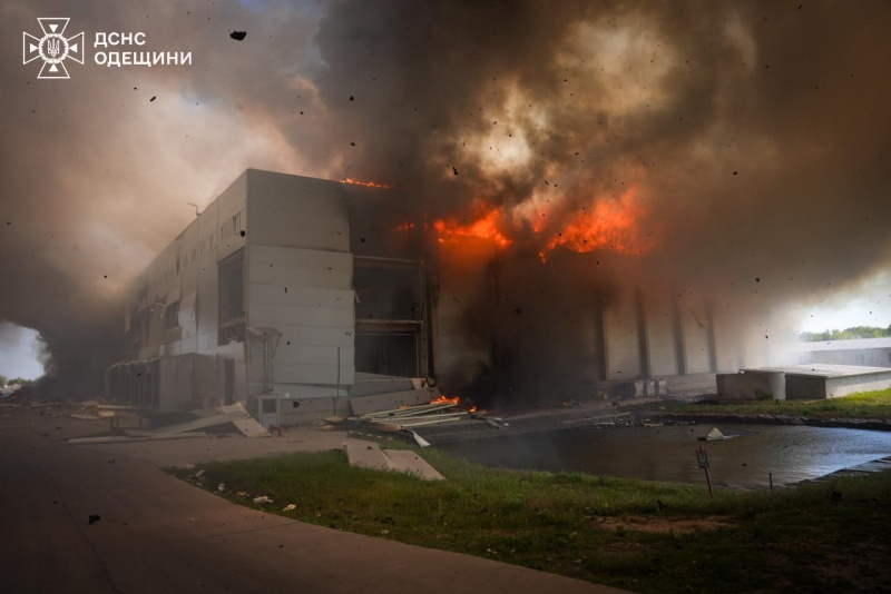 Обстріл Одеського району: одна людина загинула, кількість поранених зросла (відео) 8 Обстріл Одеського району: одна людина загинула, кількість поранених зросла (відео)