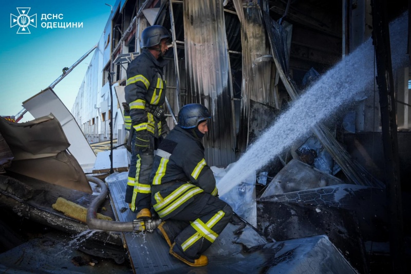 Обстріл Одеського району: одна людина загинула, кількість поранених зросла (відео) 3 Обстріл Одеського району: одна людина загинула, кількість поранених зросла (відео)