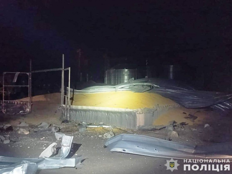 Окупанти атакували дронами агропідприємство у Чернігівській області: фото наслідків 4 Окупанти атакували дронами агропідприємство у Чернігівській області: фото наслідків