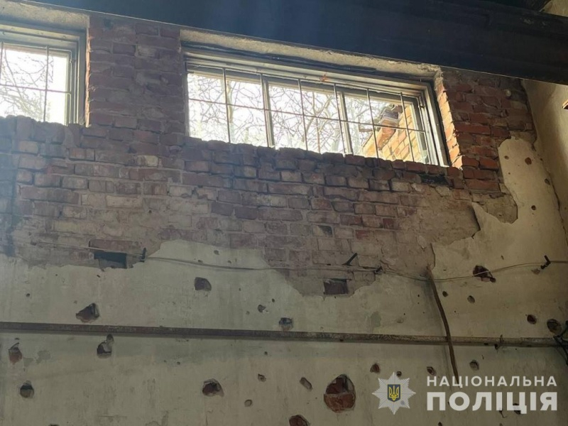 Окупанти накрили вогнем Нікопольський район: троє людей поранені 2 Окупанти накрили вогнем Нікопольський район: троє людей поранені