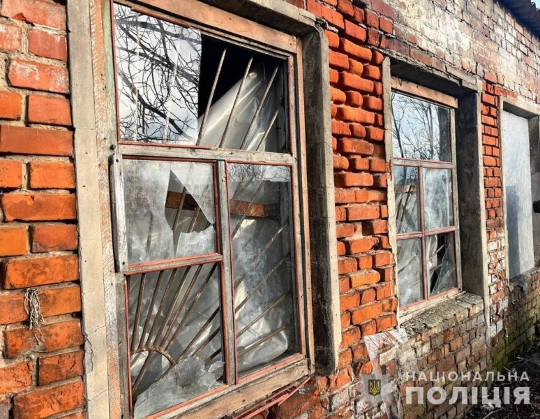 Окупанти накрили вогнем Нікопольський район: троє людей поранені 3 Окупанти накрили вогнем Нікопольський район: троє людей поранені